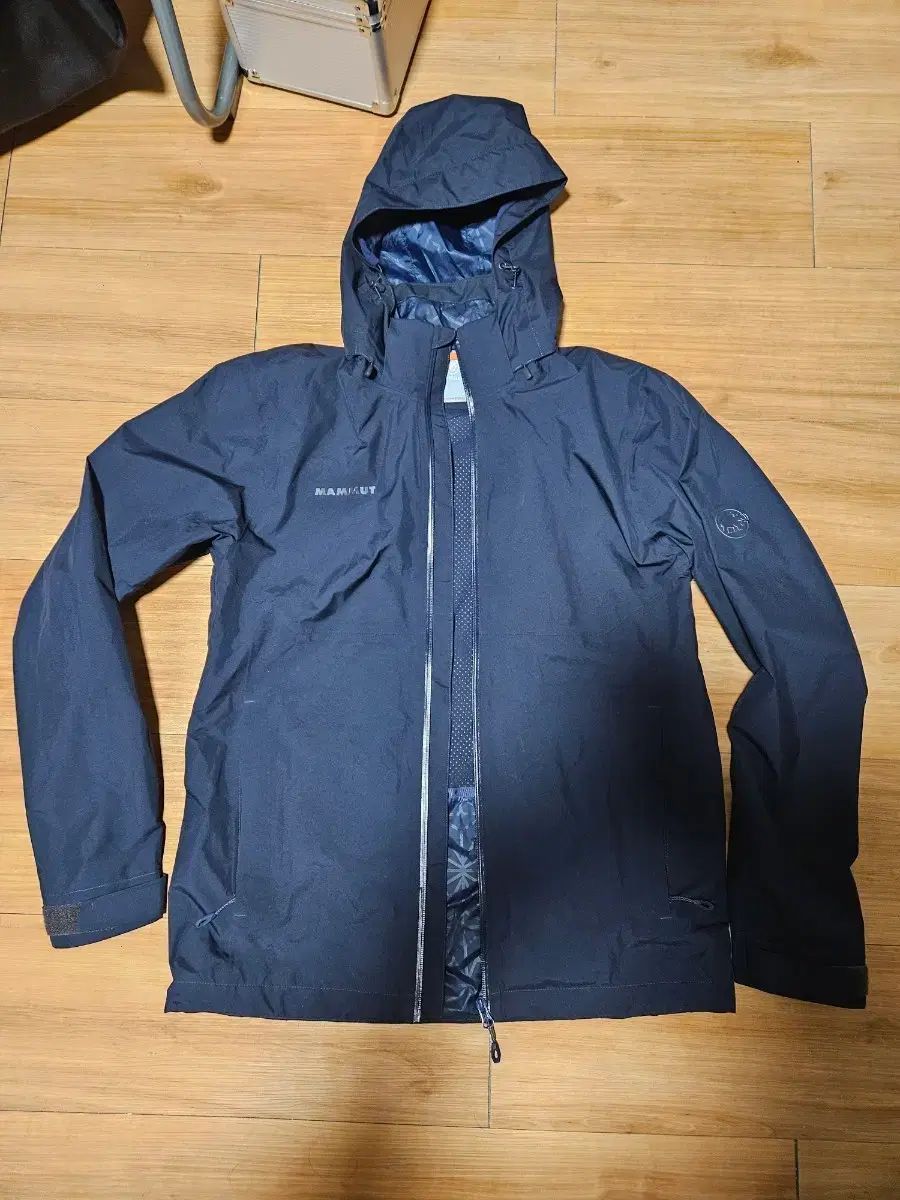 マムート ゴアテックス ジャケット アジア Lサイズ ヨーロッパ M