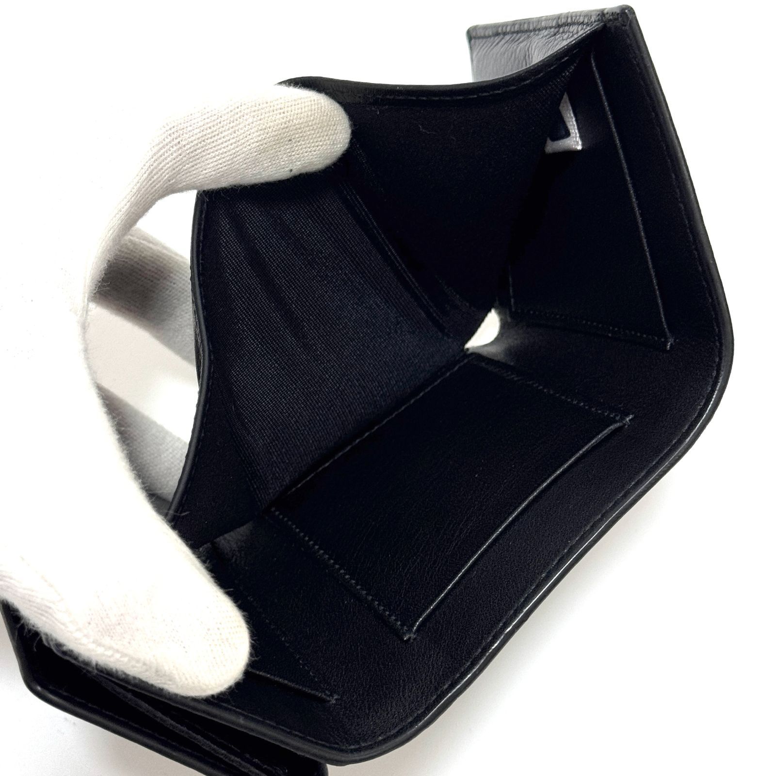  ジミーチュウ ナイマ 三つ折り財布 コンパクトウォレット ミニ財布 ブラック 黒 black レザー 本革 ロゴ NAIMA JIMMY CHOO 三つ折り財布 折り財布