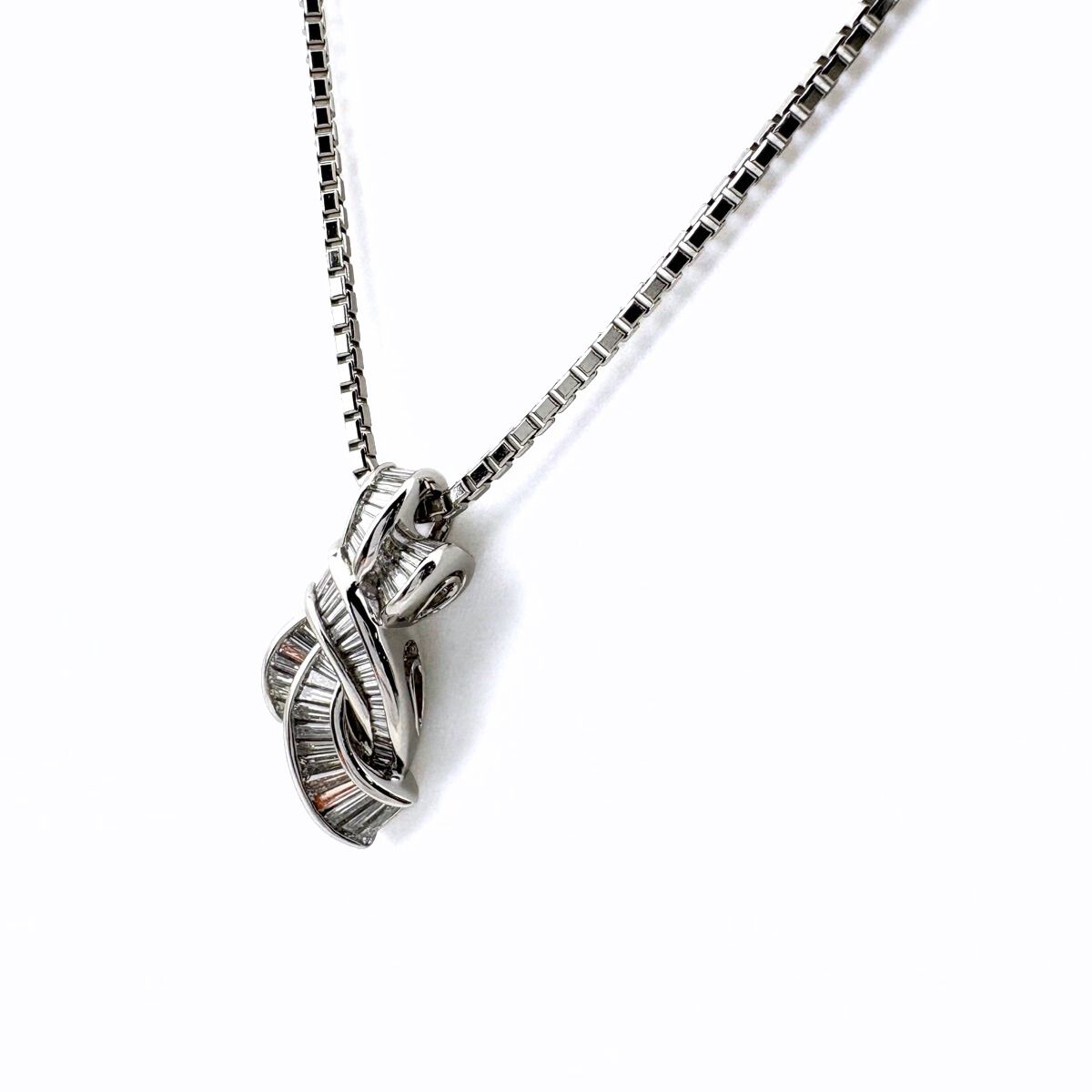 ポーラ POLA メレダイヤ デザインネックレス プラチナ ペンダント ネックレス Pt 900 ダイヤモンド レディース