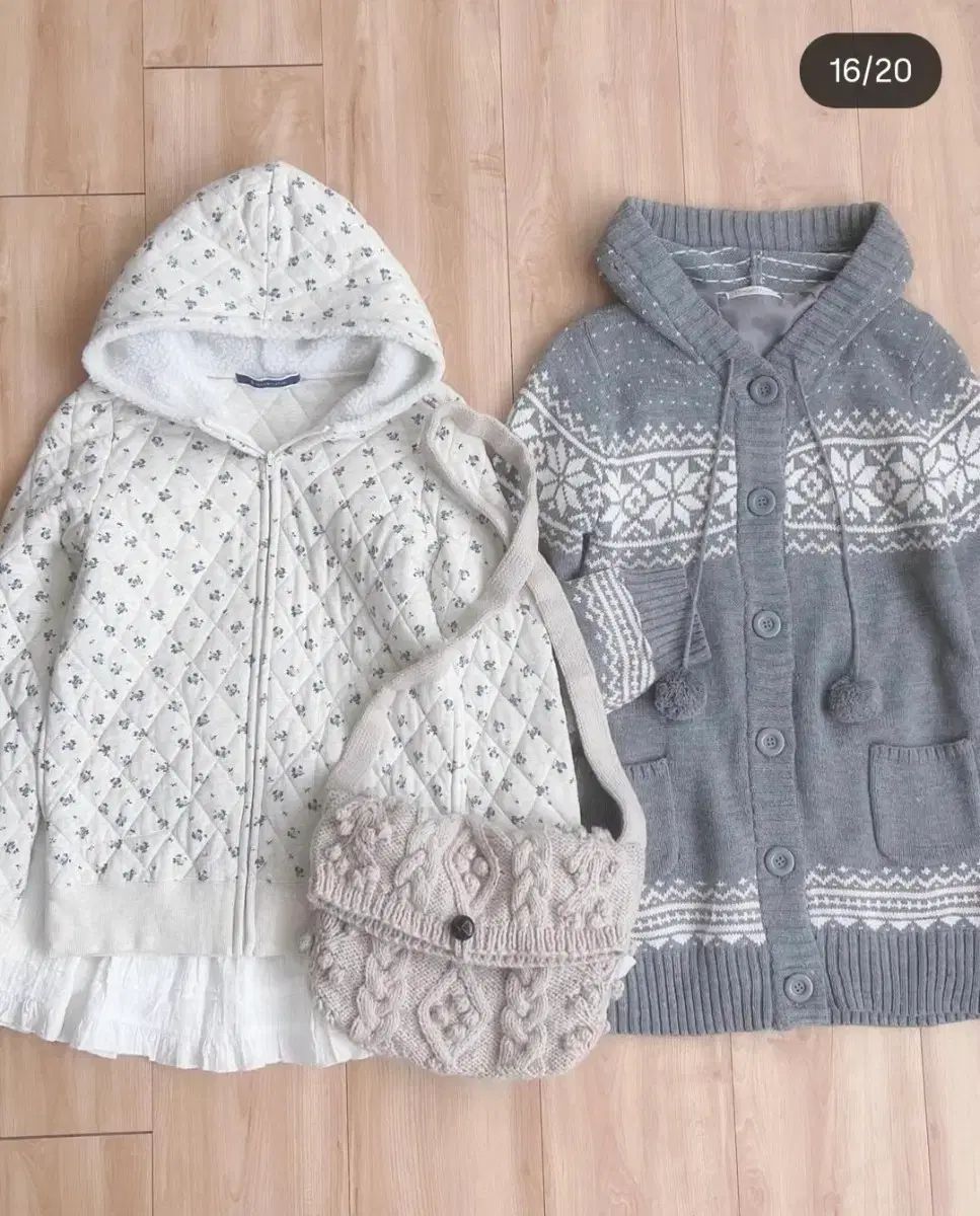 もりのがとゔィンテージ ポンポン ウール ニット クロスバッグ