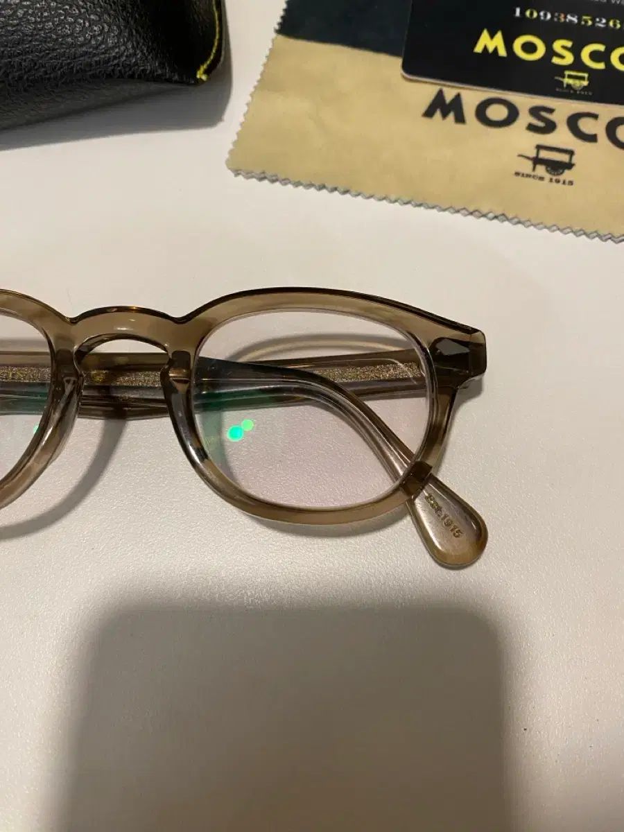 MOSCOT モスコット
