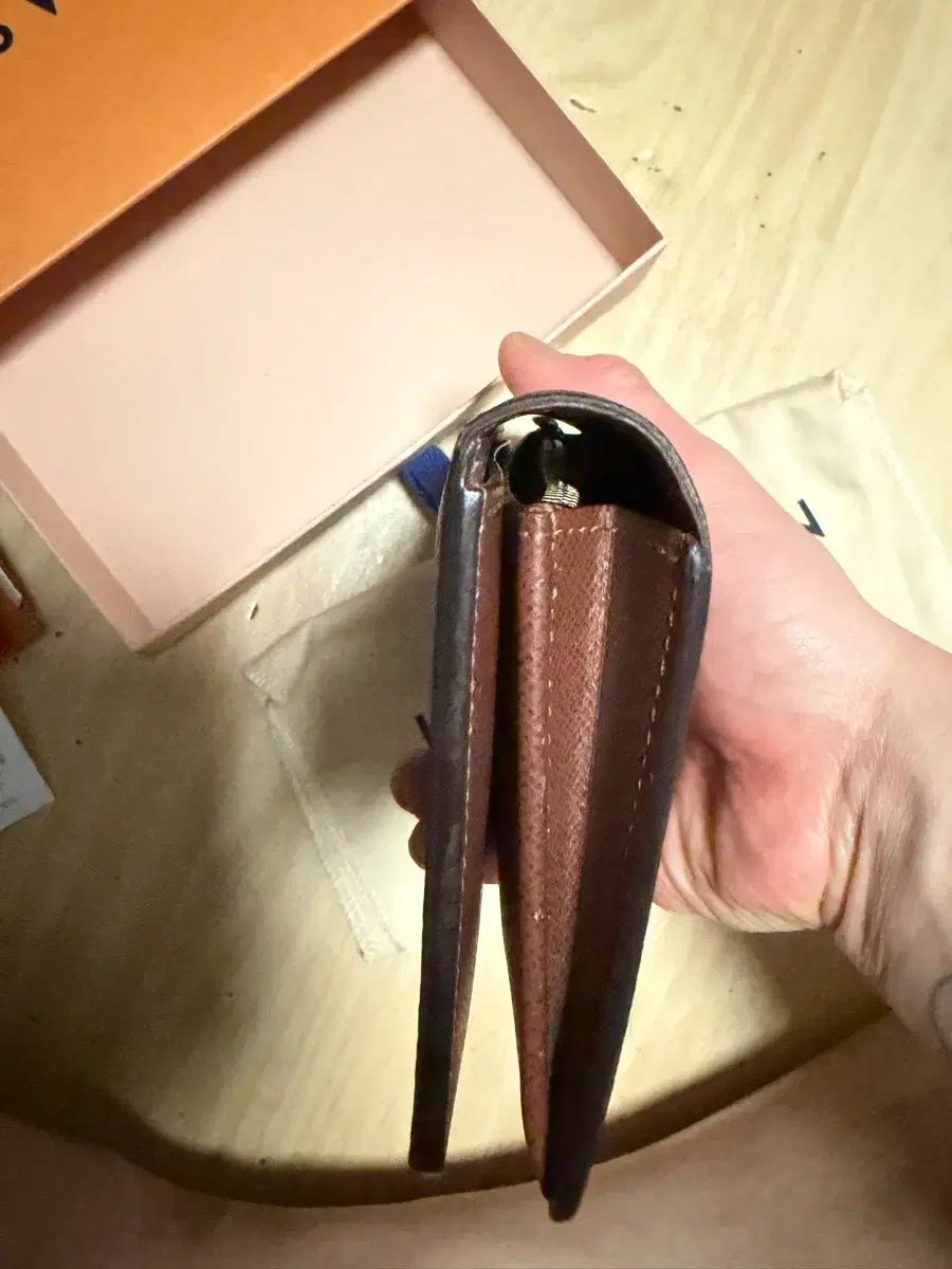 ルイヴィトン スポーツブラ長財布 ボックス お買い物バッグ 販売 レシート