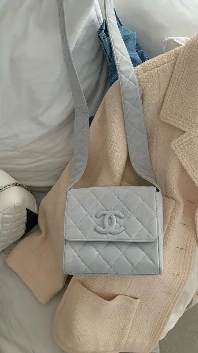 シャネル ブルースウェード クロスバック