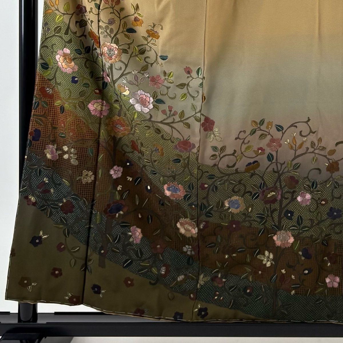 訪問着 身丈155.5 cm 裄丈63 S 袷 花唐草 草花 刺繍 金銀糸 茶色 正絹 名品