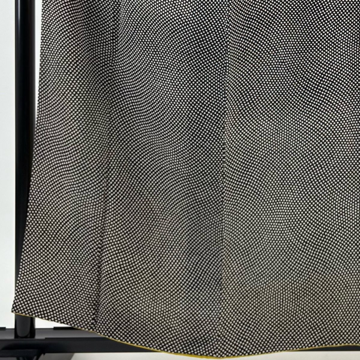 小紋 身丈157 cm 裄丈62.5 S 袷 ドット 縮緬 黒 正絹 名品