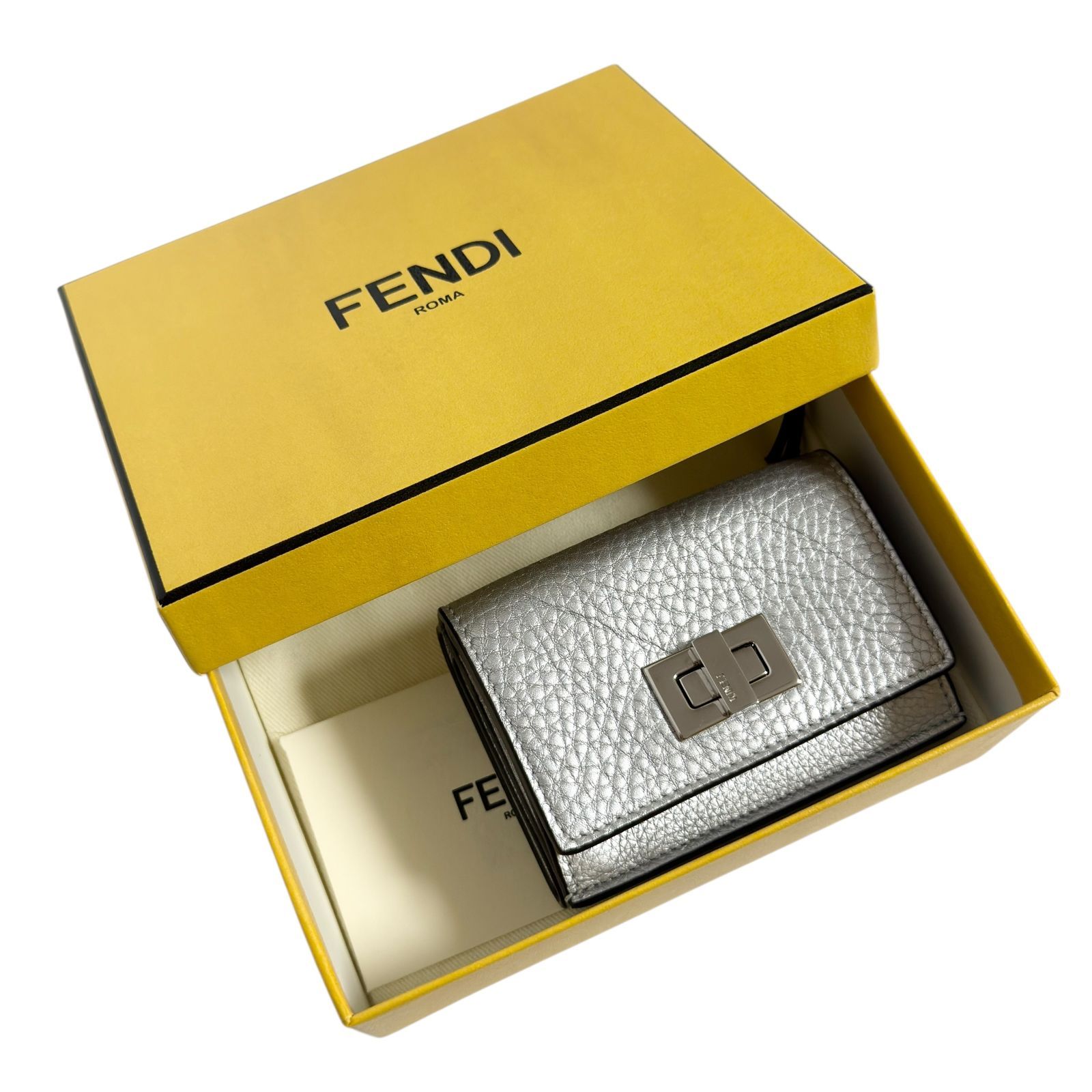 ピーカブー マイクロ