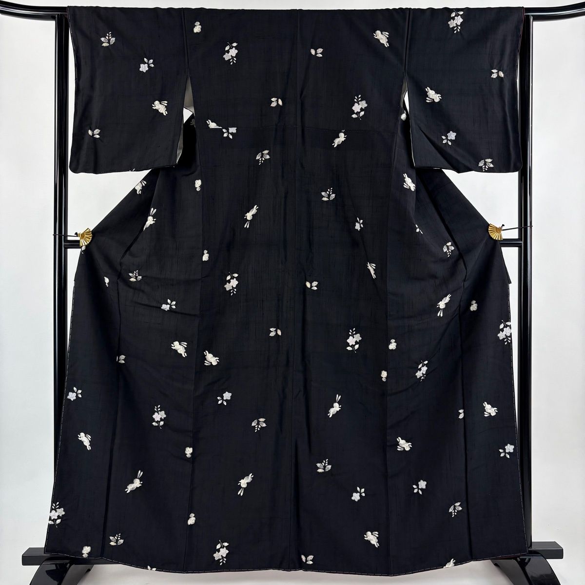 小紋 身丈161.5cm 裄丈63.5cm S 袷 紬地 うさぎ 草花 絞り 墨色 正絹