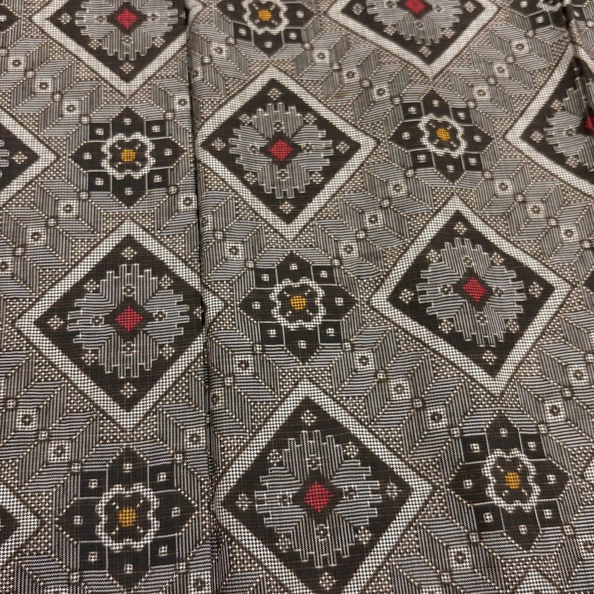  紬 身丈153 cm 裄丈63.5 S 袷 菱 幾何学 灰茶 正絹 名品 紬 着物