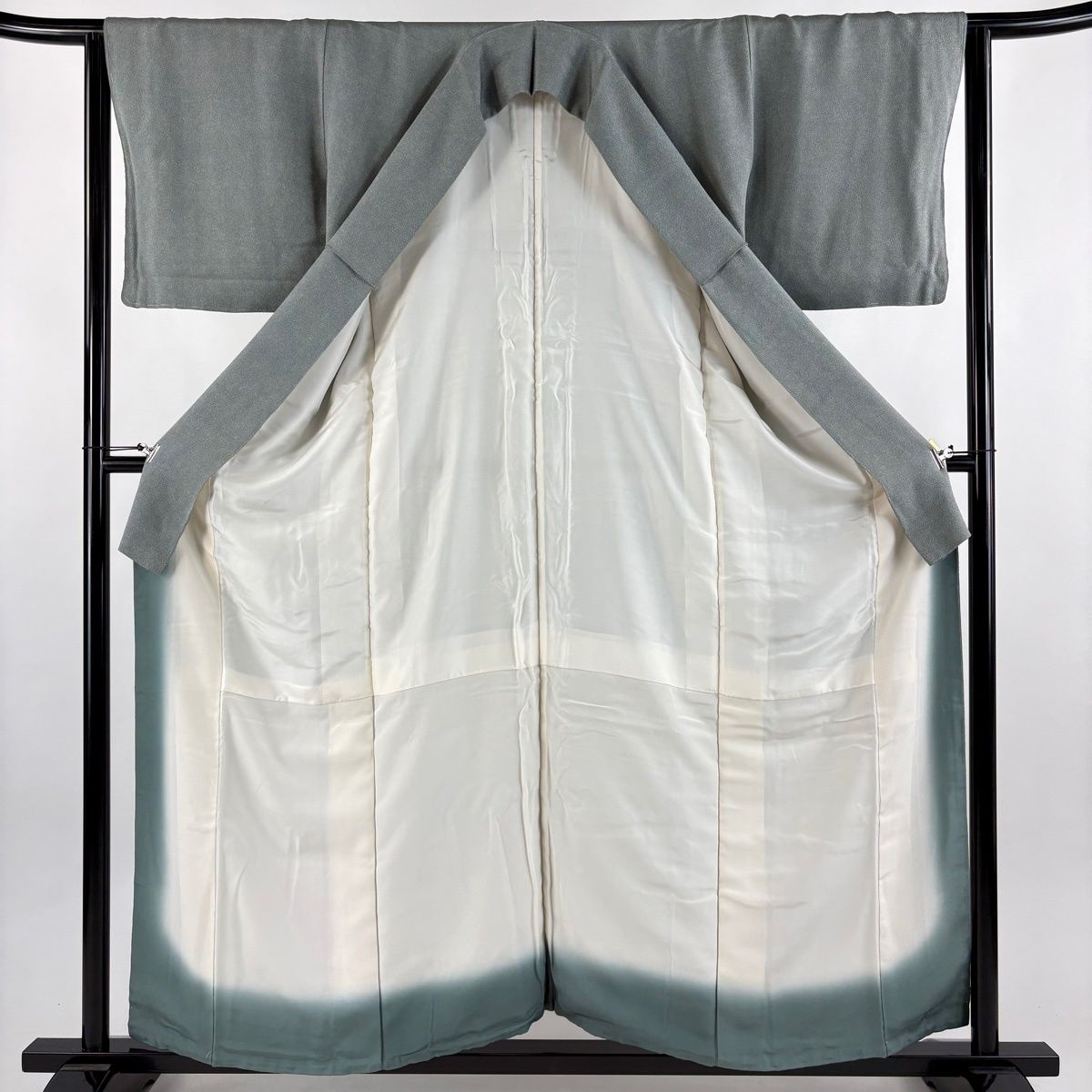  江戸小紋 身丈155 cm 裄丈64.5 M 袷 落款 鮫 縮緬 灰緑 正絹 名品 一つ紋 小紋 着物