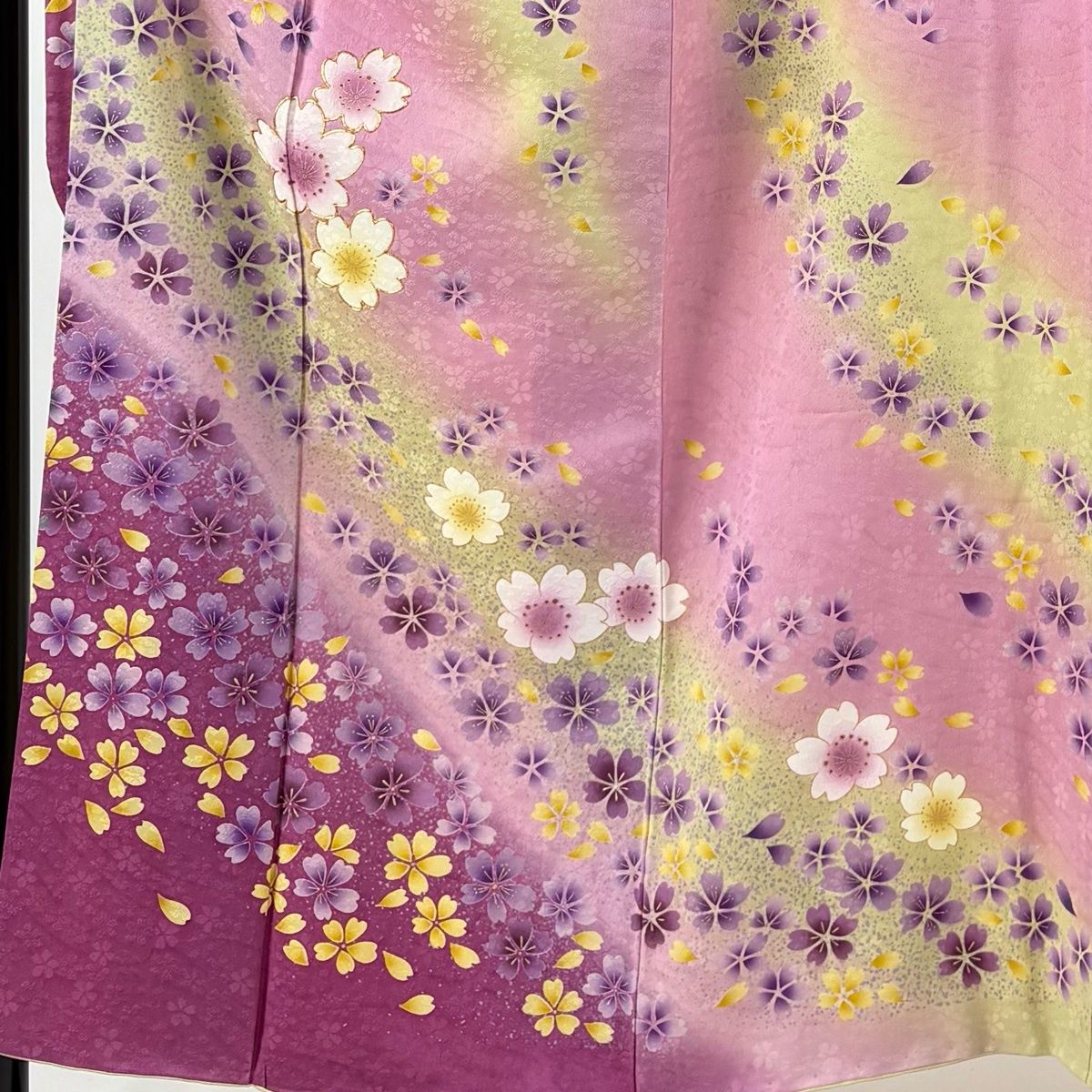 振袖 身丈152.5 cm 裄丈62 S 袷 桜 桜の花びら 金糸 金彩 ピンク 正絹 名品