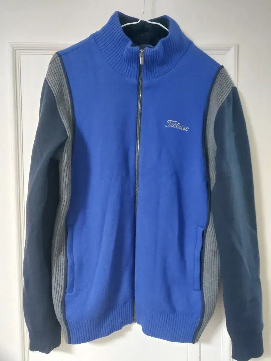 タイトリスト 防風ジップアップ Lサイズ