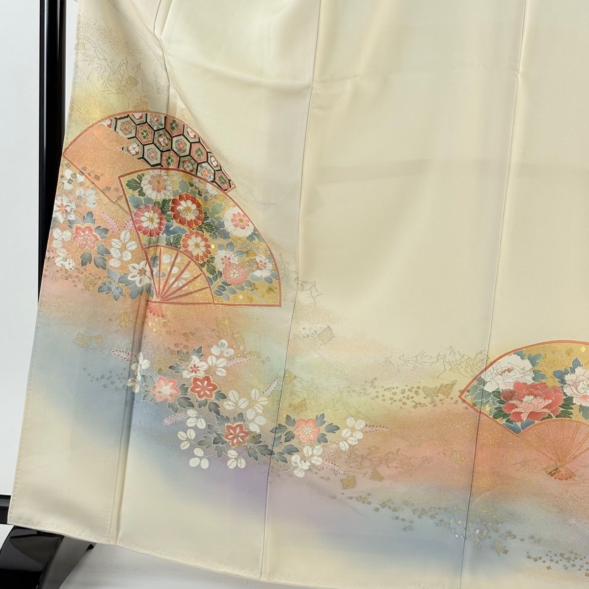 色留袖 身丈165 cm 裄丈66 M 袷 松井青々 落款 扇 菊 金糸 金銀彩 クリーム 正絹 名品 一つ紋