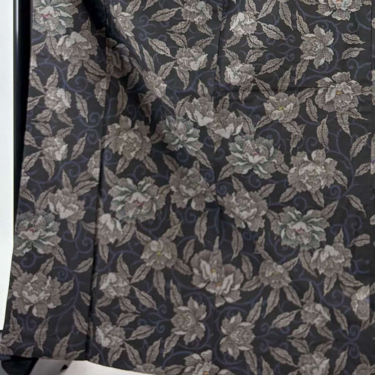 紬 身丈164.5 cm 裄丈66.5 M 袷 牡丹唐草 墨色 正絹 名品