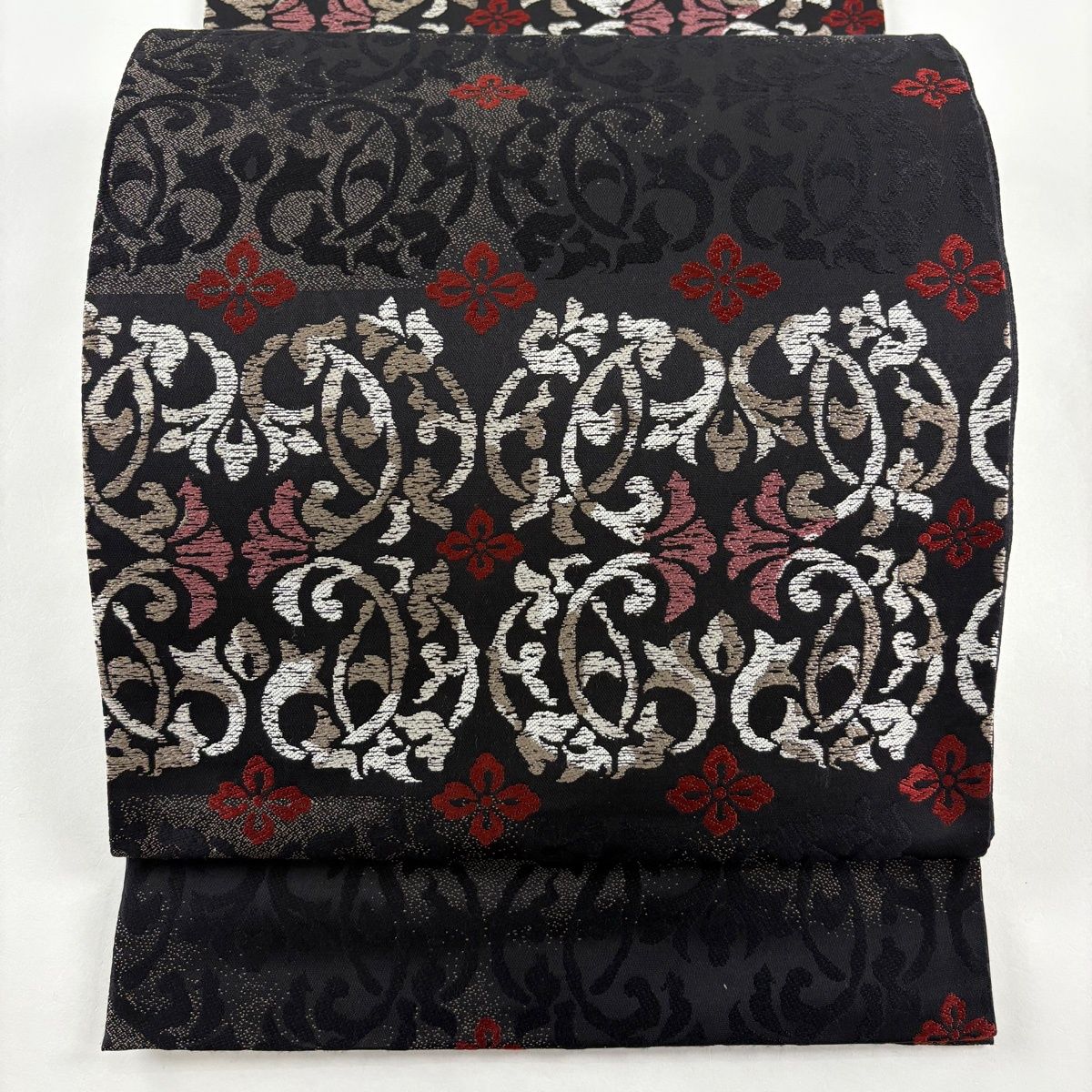 美品】 袋帯 名品 本場奄美大島泥染 花唐草 縞 q 黒 六通 正絹 【中古