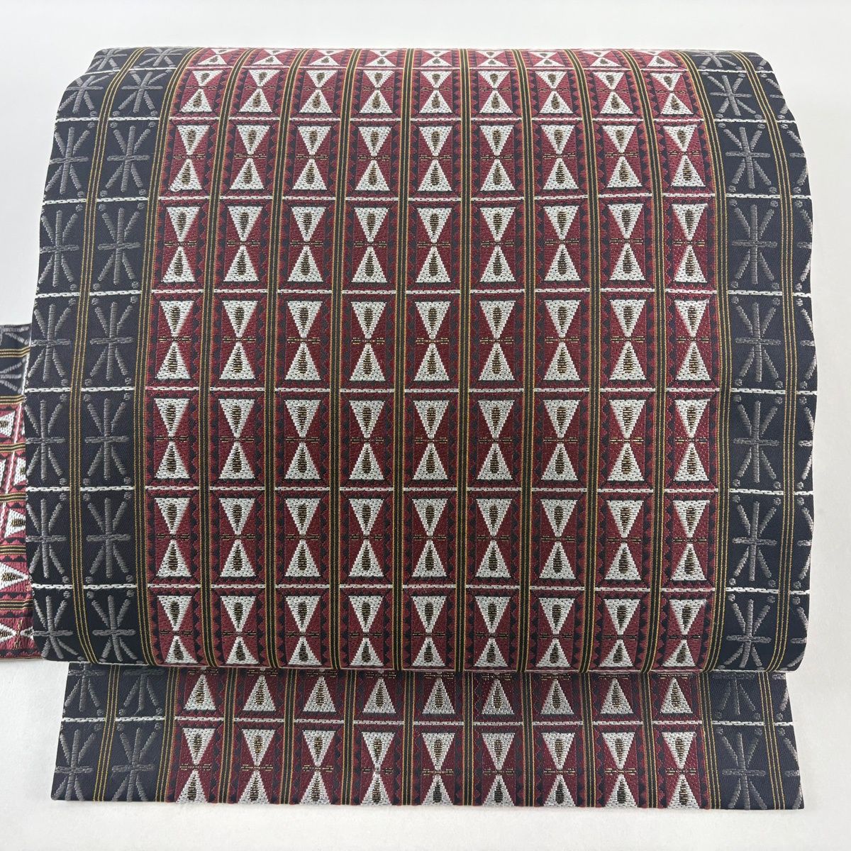 名古屋帯 名品 幾何学 縞 金糸 箔 小豆色 正絹