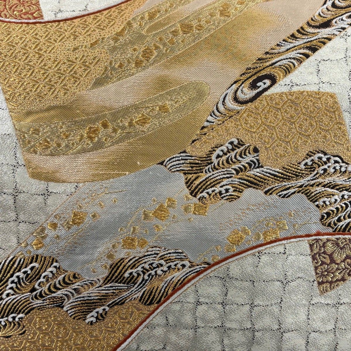 美品】 袋帯 名品 加納幸 落款 波 ヱ霞 箔 金糸 灰白 お太鼓柄 正絹