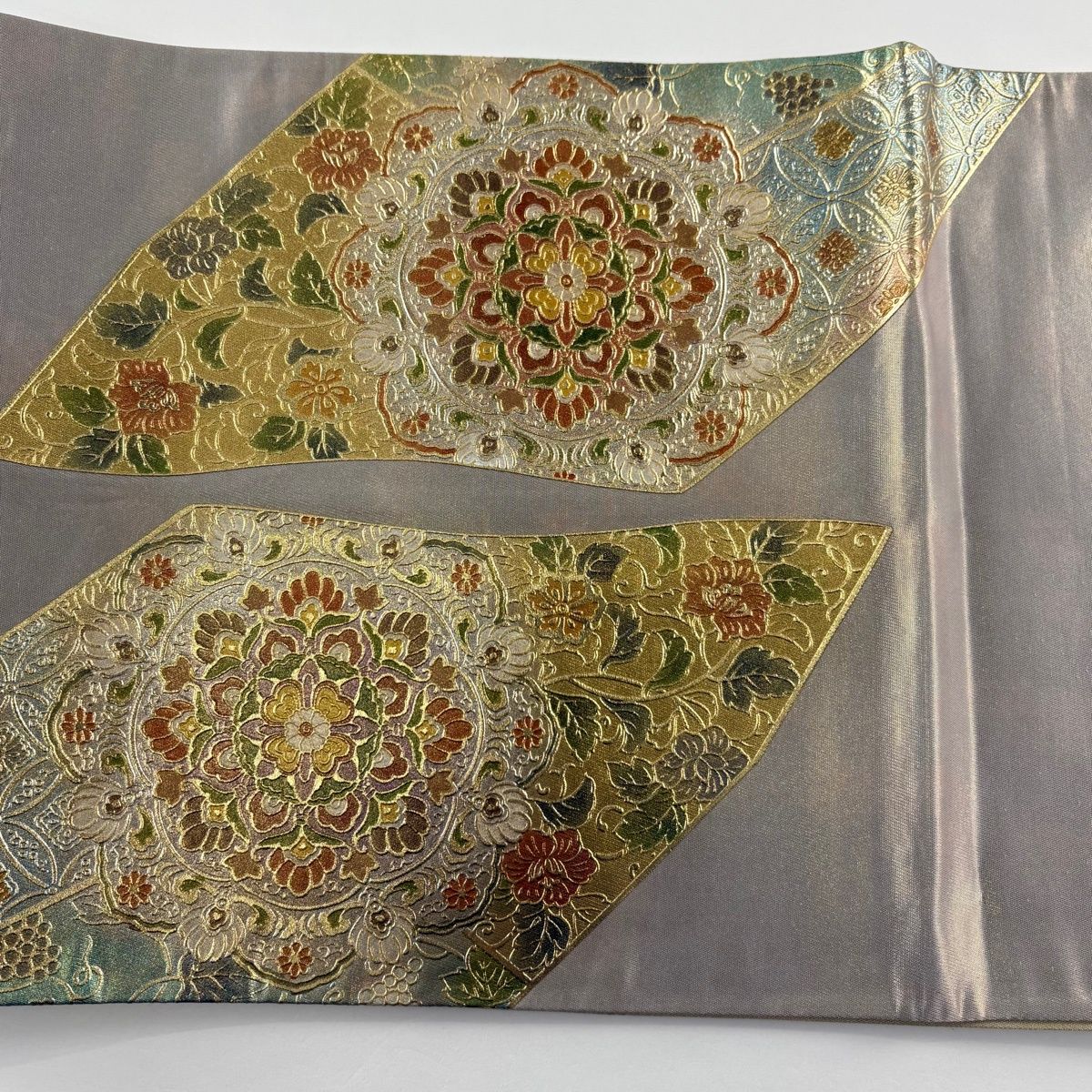 袋帯 名品 華文 鳳凰 螺鈿 金銀彩 金色 お太鼓柄 正絹 【中古】 - メルカリ