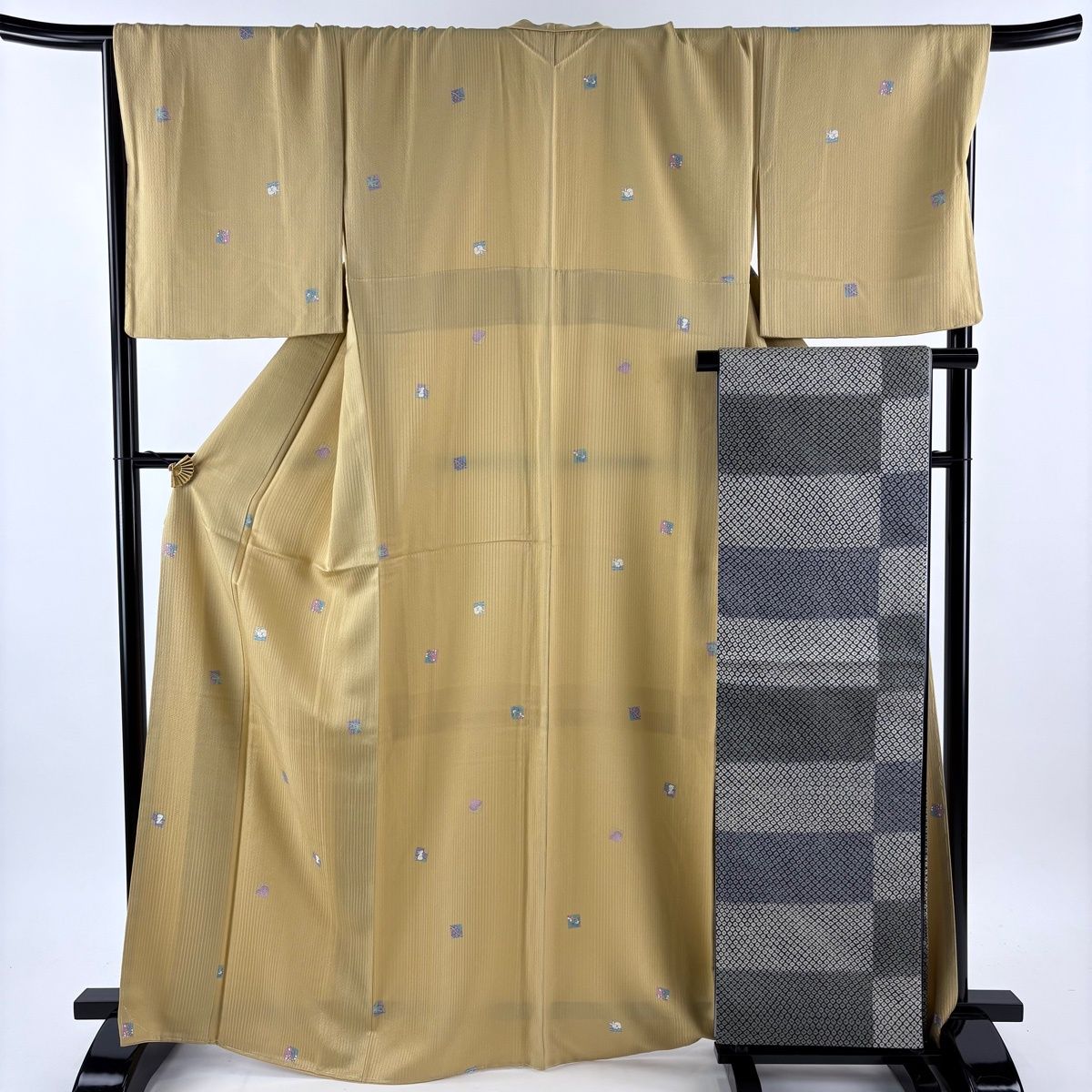 小紋 身丈167 5 cm 裄丈69 L 袷 袋帯セット うさぎ 葉柄 薄黄 正絹 秀品