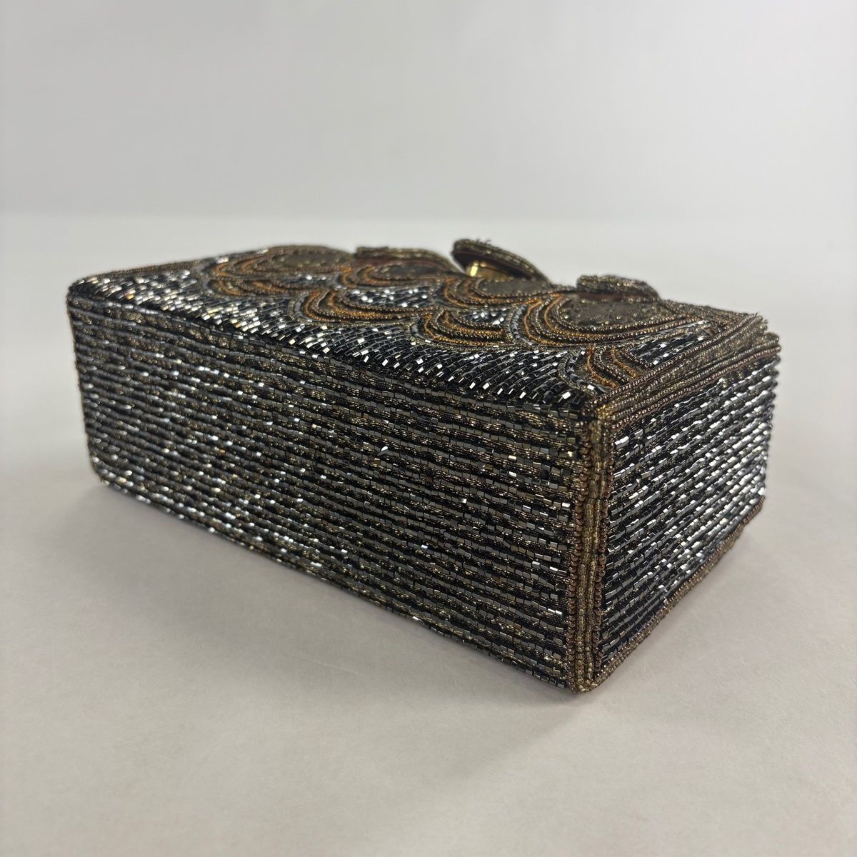 美品】 和装バッグ 優品 ビーズバッグ フォーマル 華文 幾何学模様 金