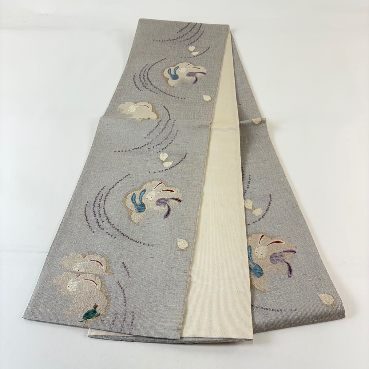 袋帯 名品 うさぎ 桜 箔 銀糸 灰色 六通 正絹 【中古】 - メルカリ