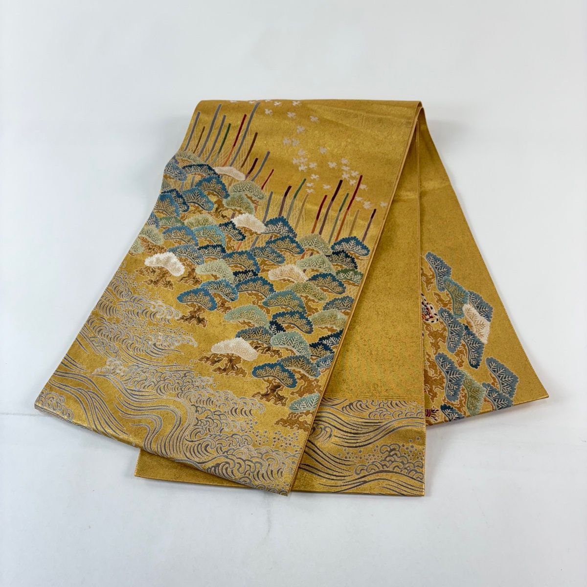 美品】 袋帯 名品 熊谷好博子 落款 松 波頭 金糸 箔 金色 お太鼓柄