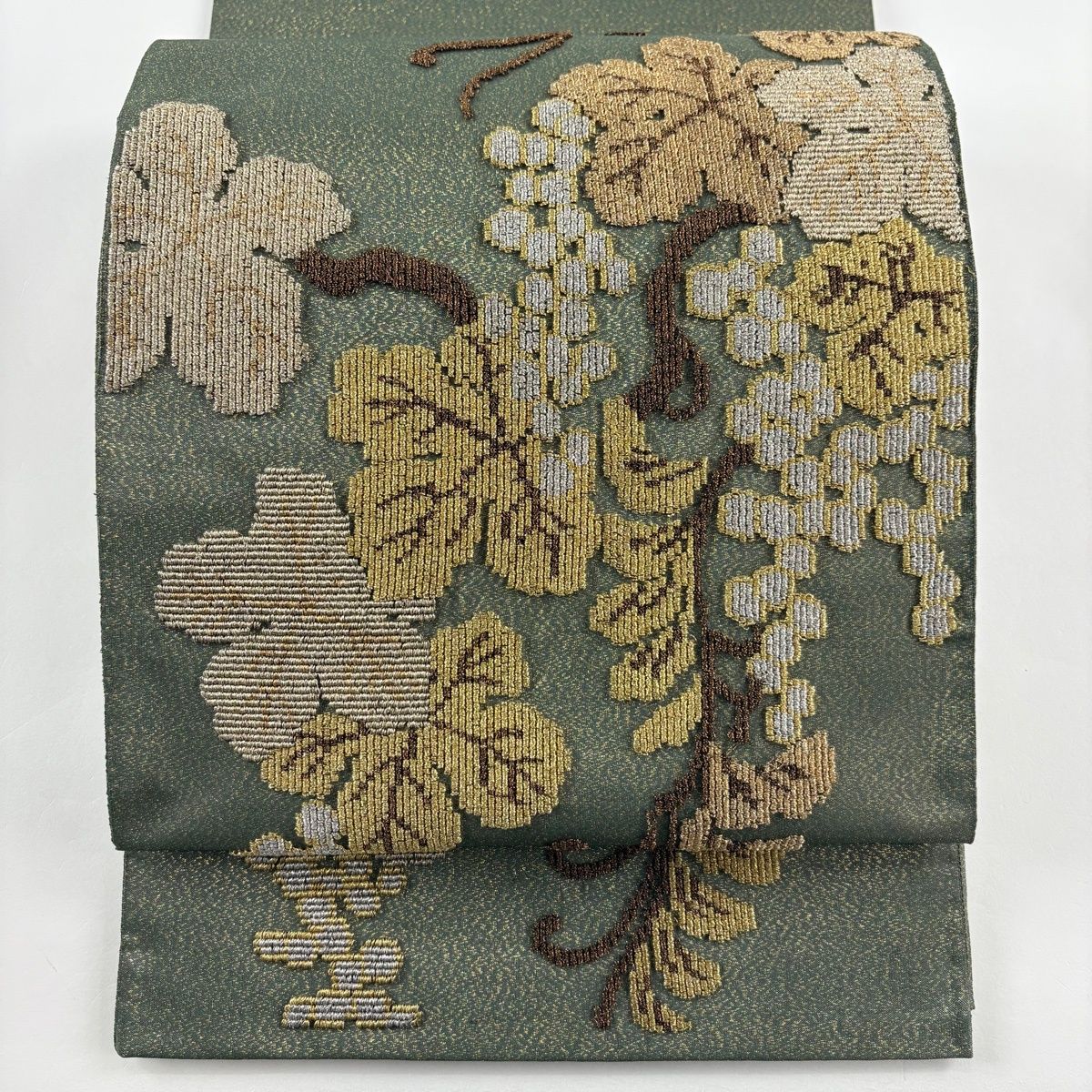 美品】 袋帯 名品 葡萄唐草 金通し 輪奈織 鶯色 お太鼓柄 正絹 【中古