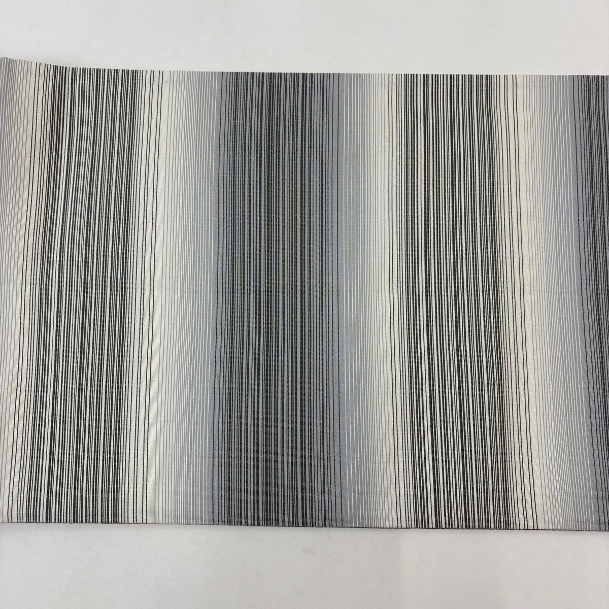 美品】 袋帯 名品 幾何学模様 金銀糸 ふくれ織 薄紫 全通 正絹 【中古