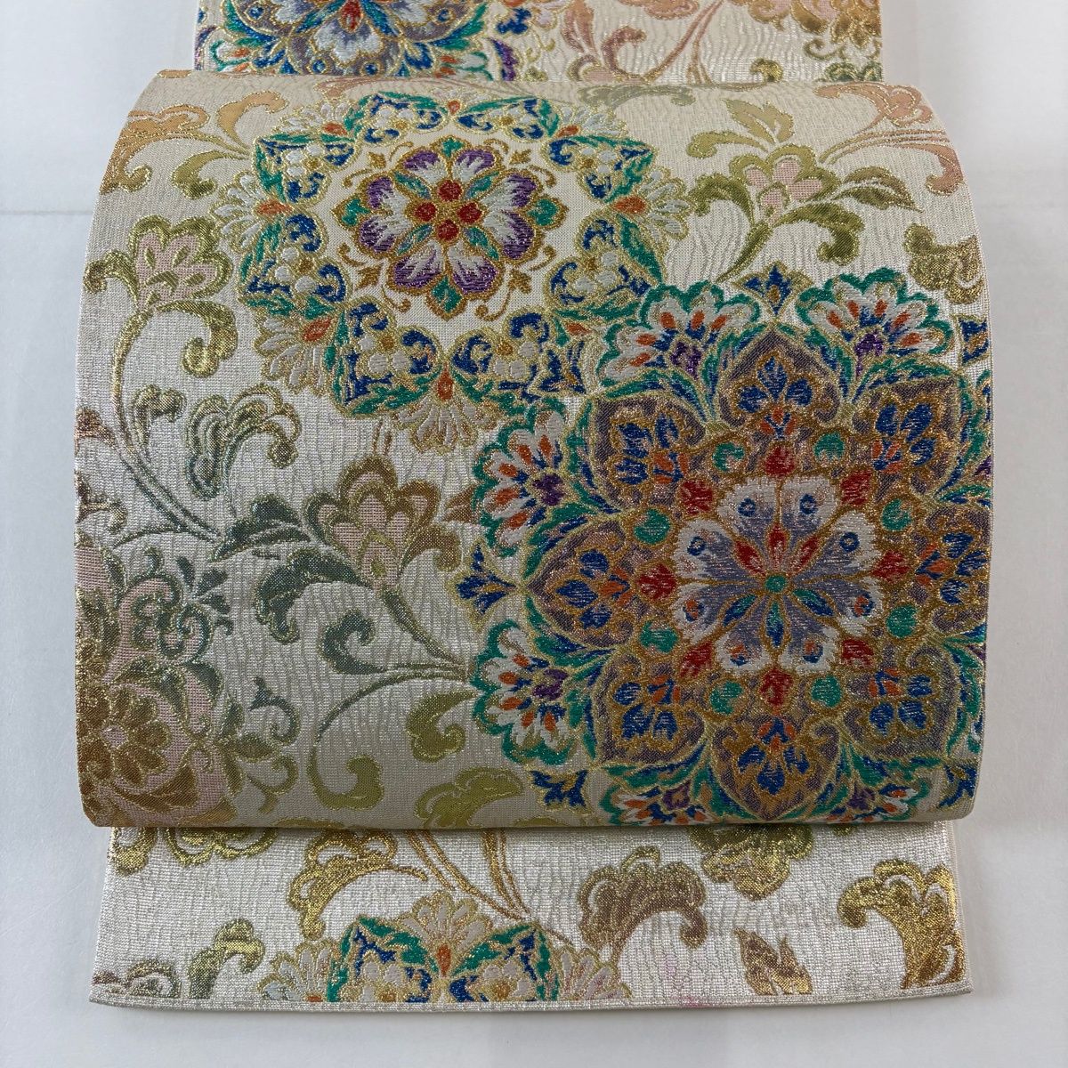 袋帯 名品 華文 花唐草 箔 金糸 クリーム 六通 正絹