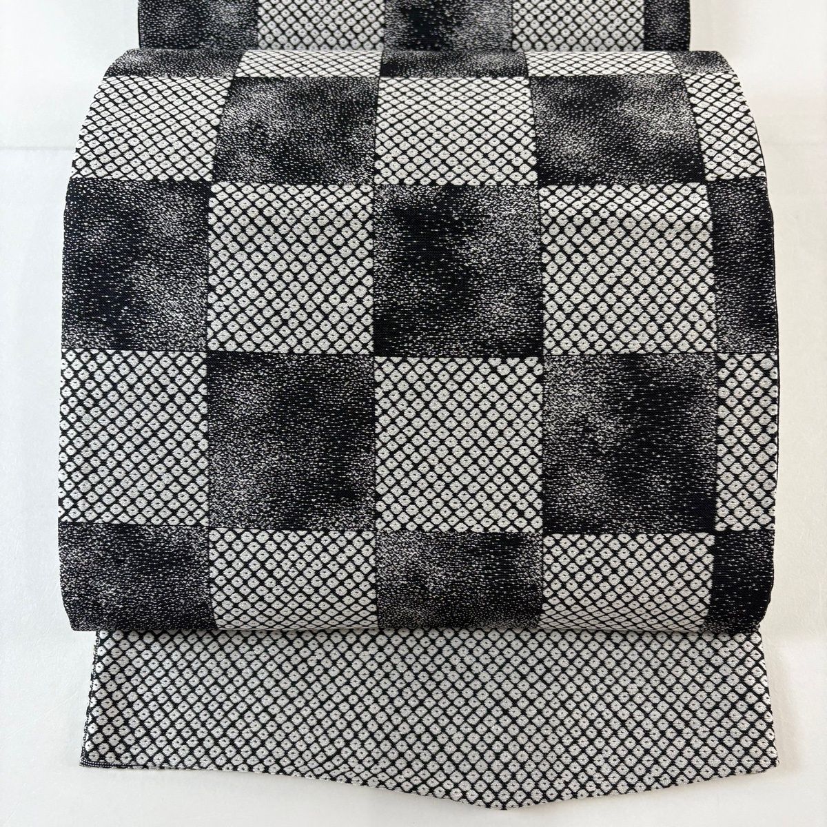 袋帯 名品 証紙 市松模様 鹿子柄 黒灰 六通 正絹