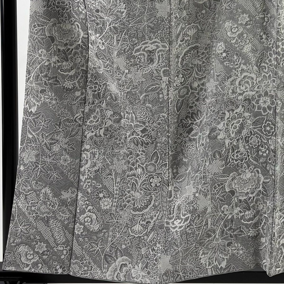 小紋 身丈156 cm 裄丈63 S 袷 草花 紋意匠 灰色 正絹 名品