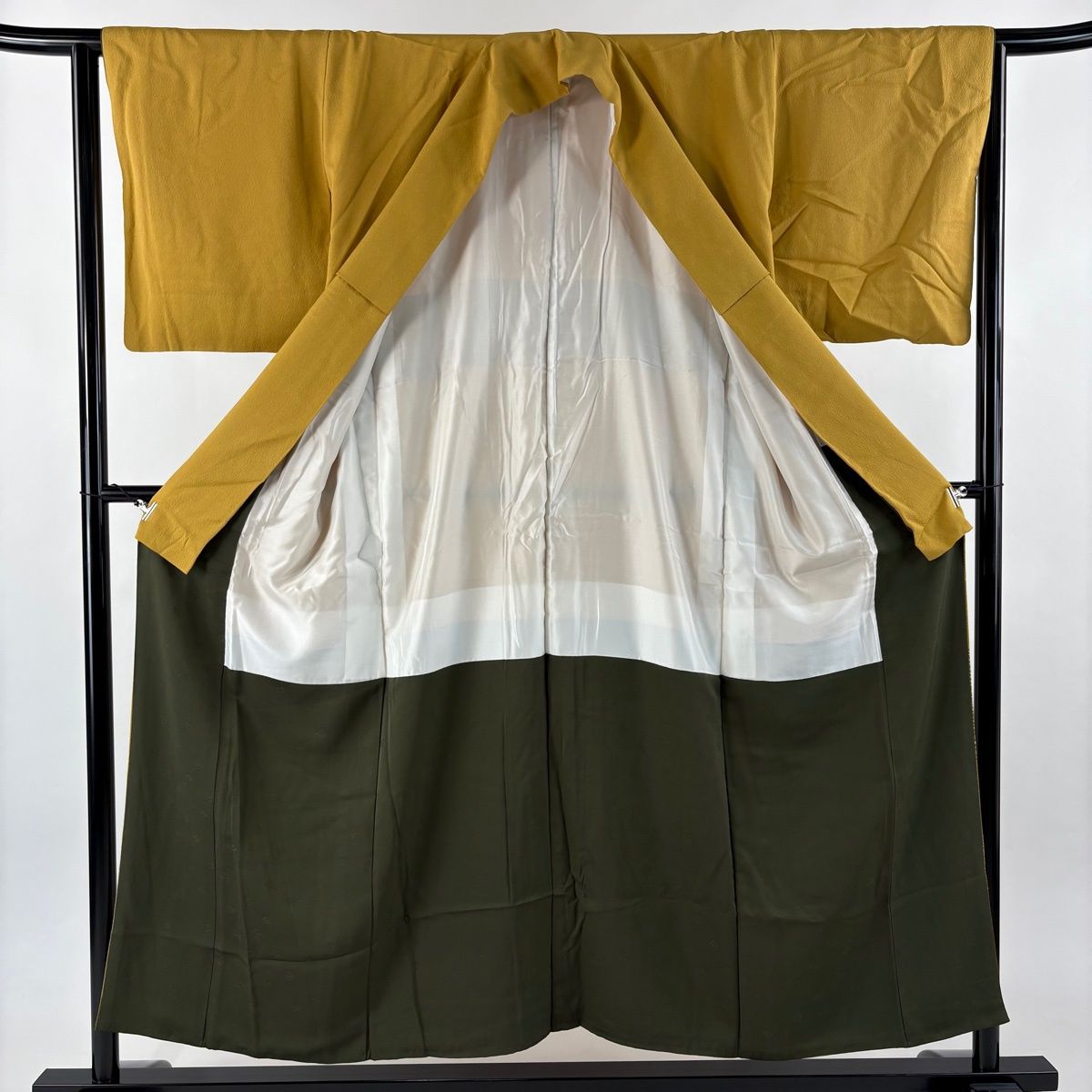  色留袖 身丈154.5 cm 裄丈63.5 S 袷 大久保玄才 落款 樹木 霞 金銀彩 染め分け 山吹色 正絹 名品 色留袖 着物