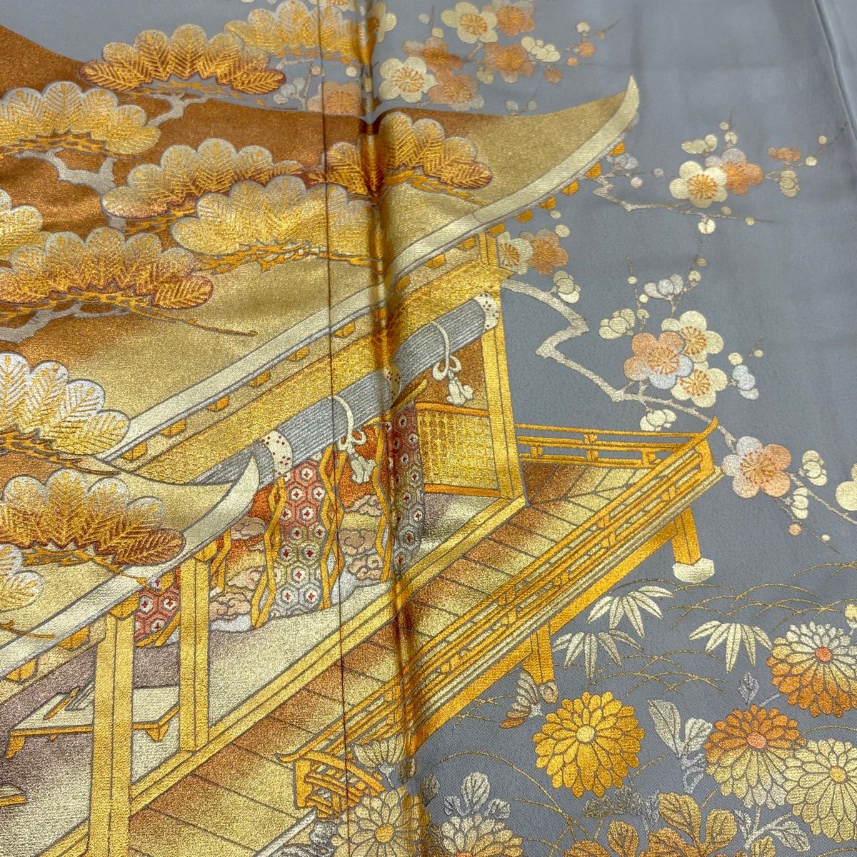  色留袖 身丈160 cm 裄丈64.5 M 袷 和田光正 落款 建物 松竹梅 金銀彩 灰色 正絹 名品 一つ紋 色留袖 着物