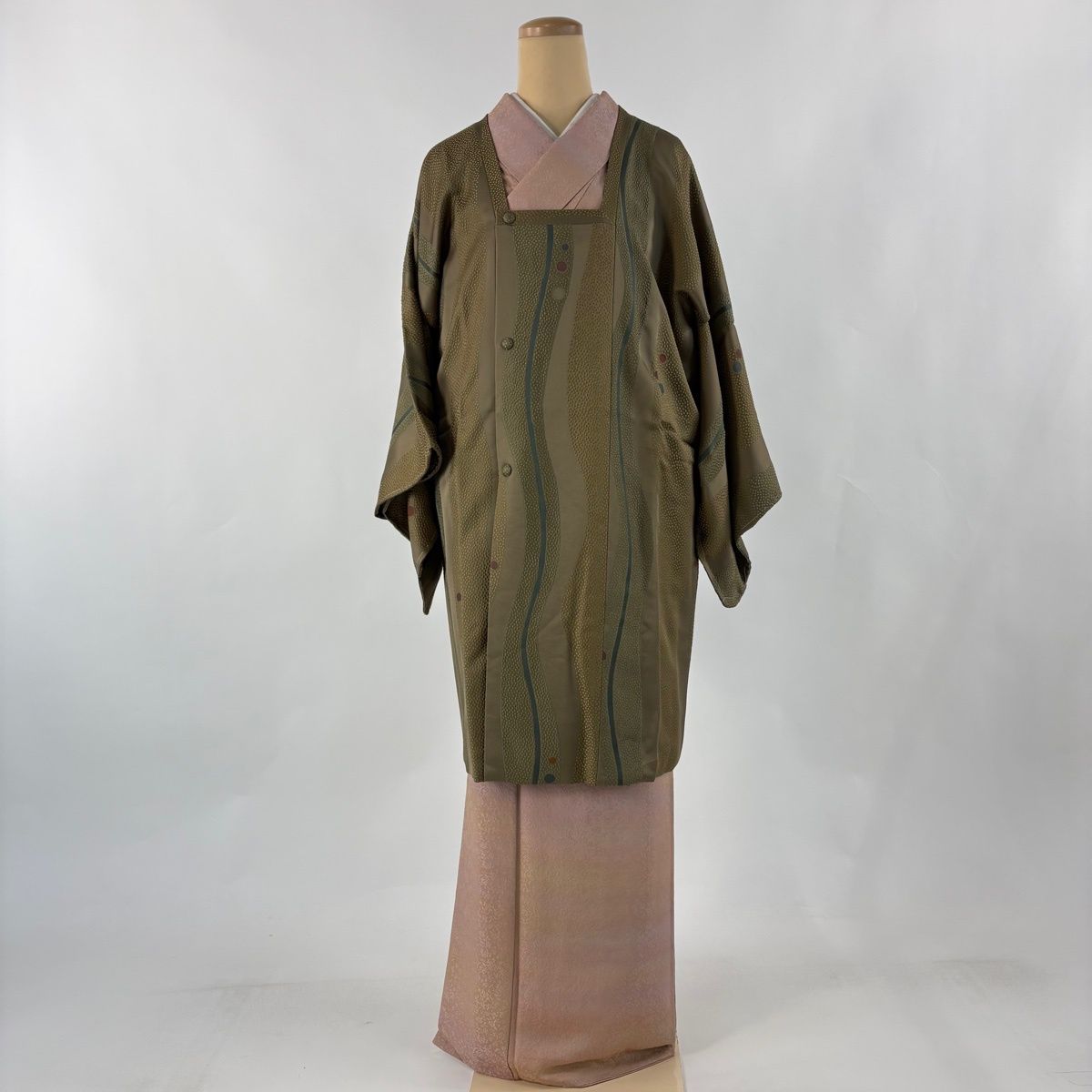 道行 身丈96 cm 裄丈65 M 和装コート 角衿 よろけ縞 地紋 茶緑色 正絹 名品