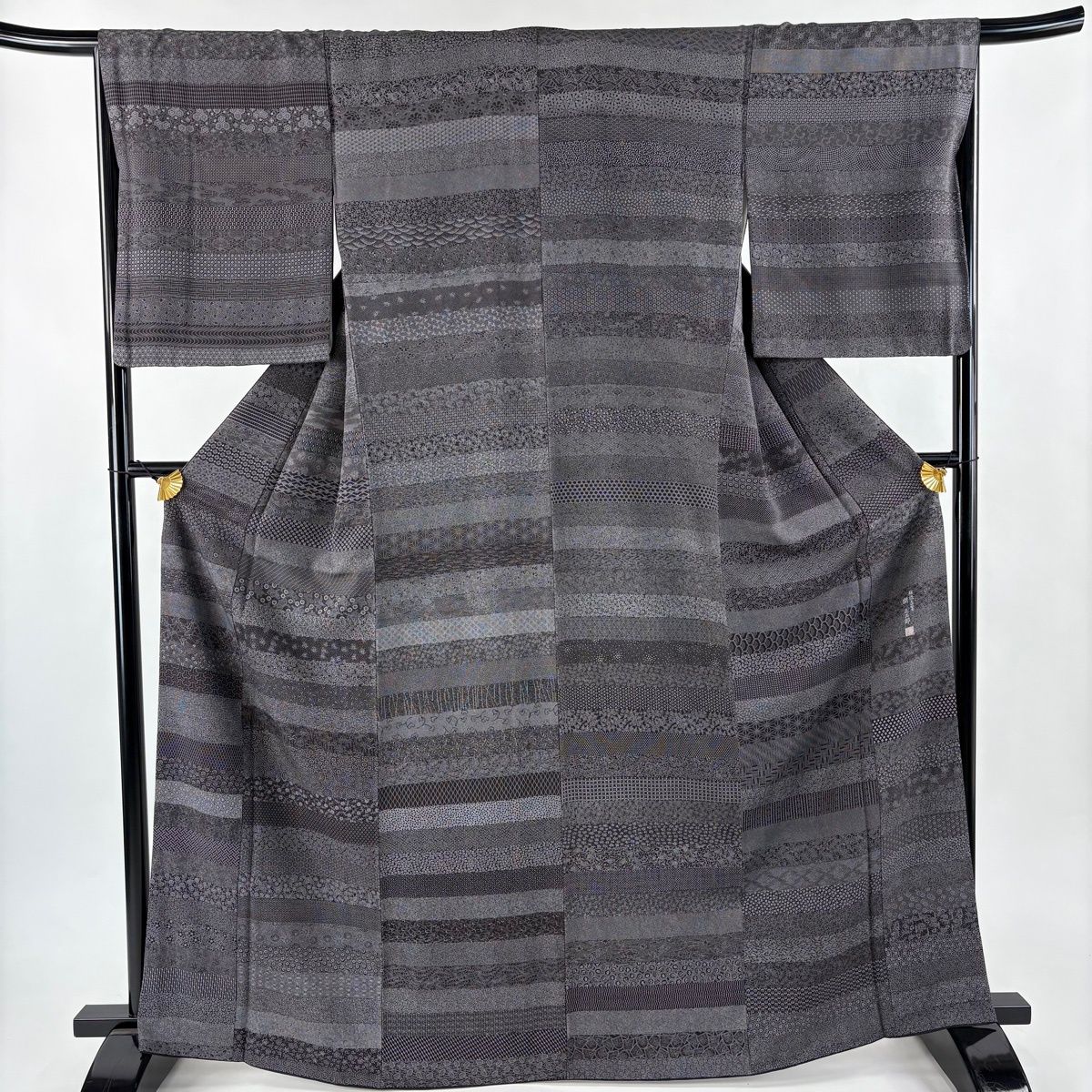 江戸小紋 身丈167.5 cm 裄丈67 M 袷 落款 柄寄せ 段縞 黒灰 正絹 名品