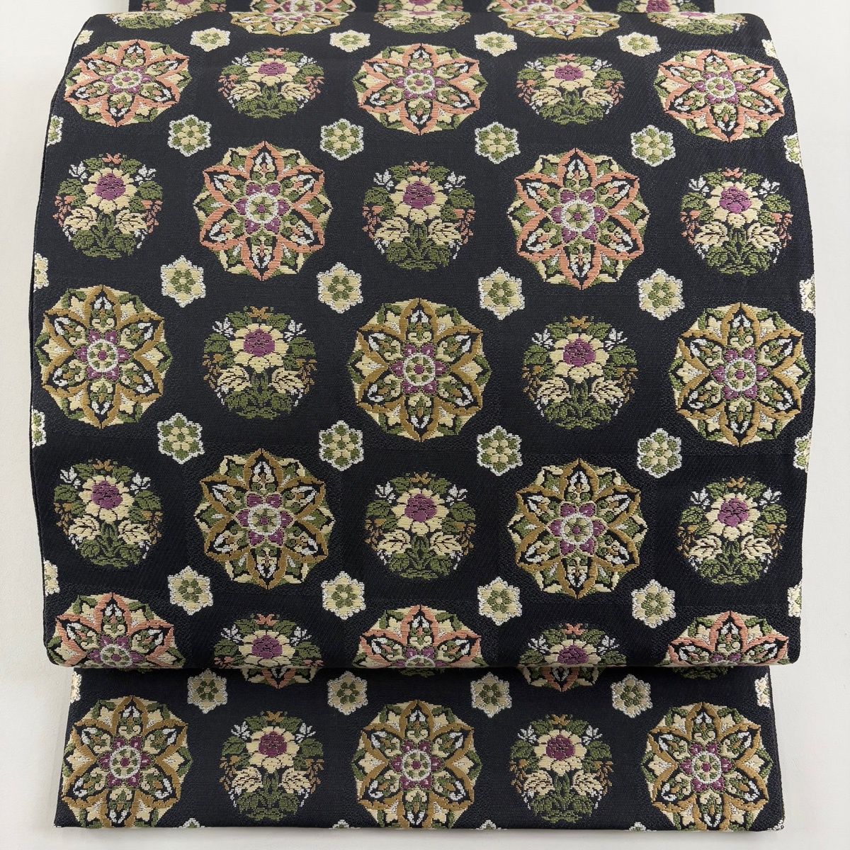 袋帯 じゅらく 落款 帝王紫 華文 草花 刺繍 箔 黒 六通 正絹