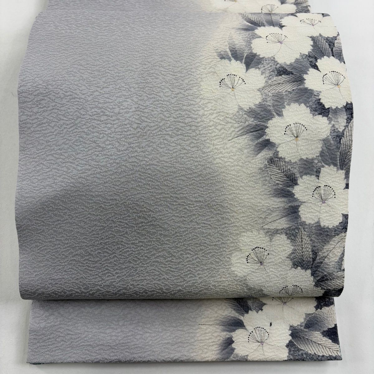 袋帯 菅有鬼一 落款 草花 銀通し 金彩 灰色 六通 正絹