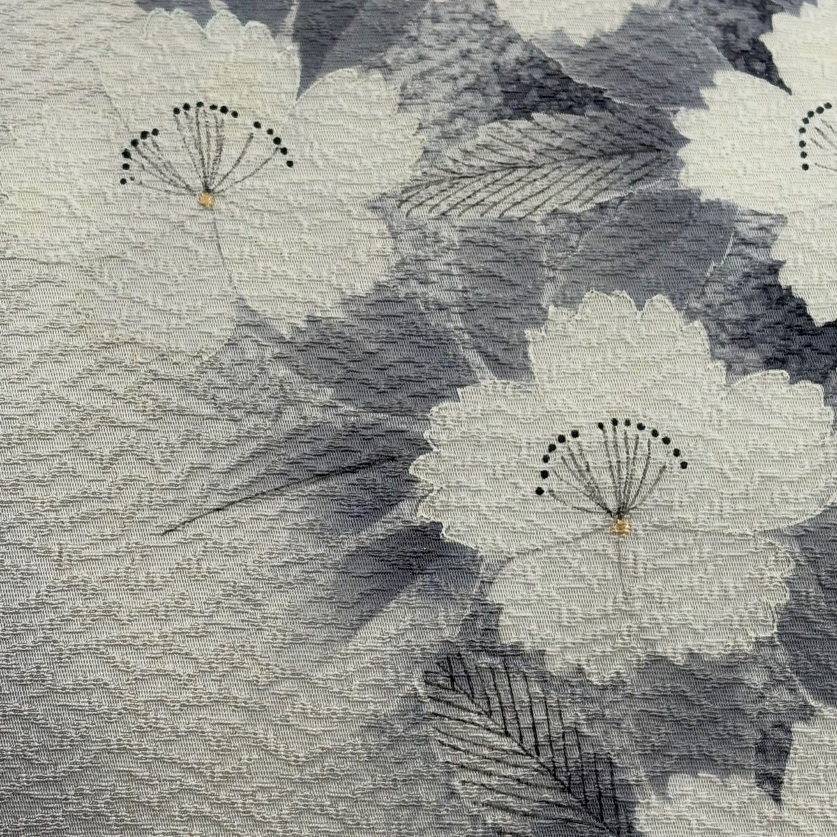 袋帯 菅有鬼一 落款 草花 銀通し 金彩 灰色 六通 正絹