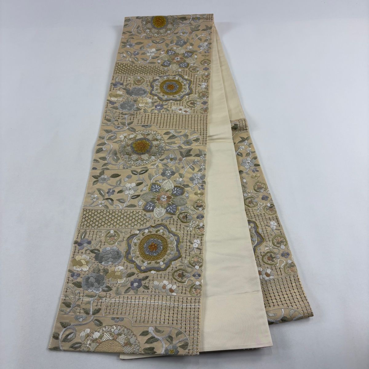  袋帯 華文 草花 刺繍 金銀糸 金色 六通 正絹 袋帯 帯