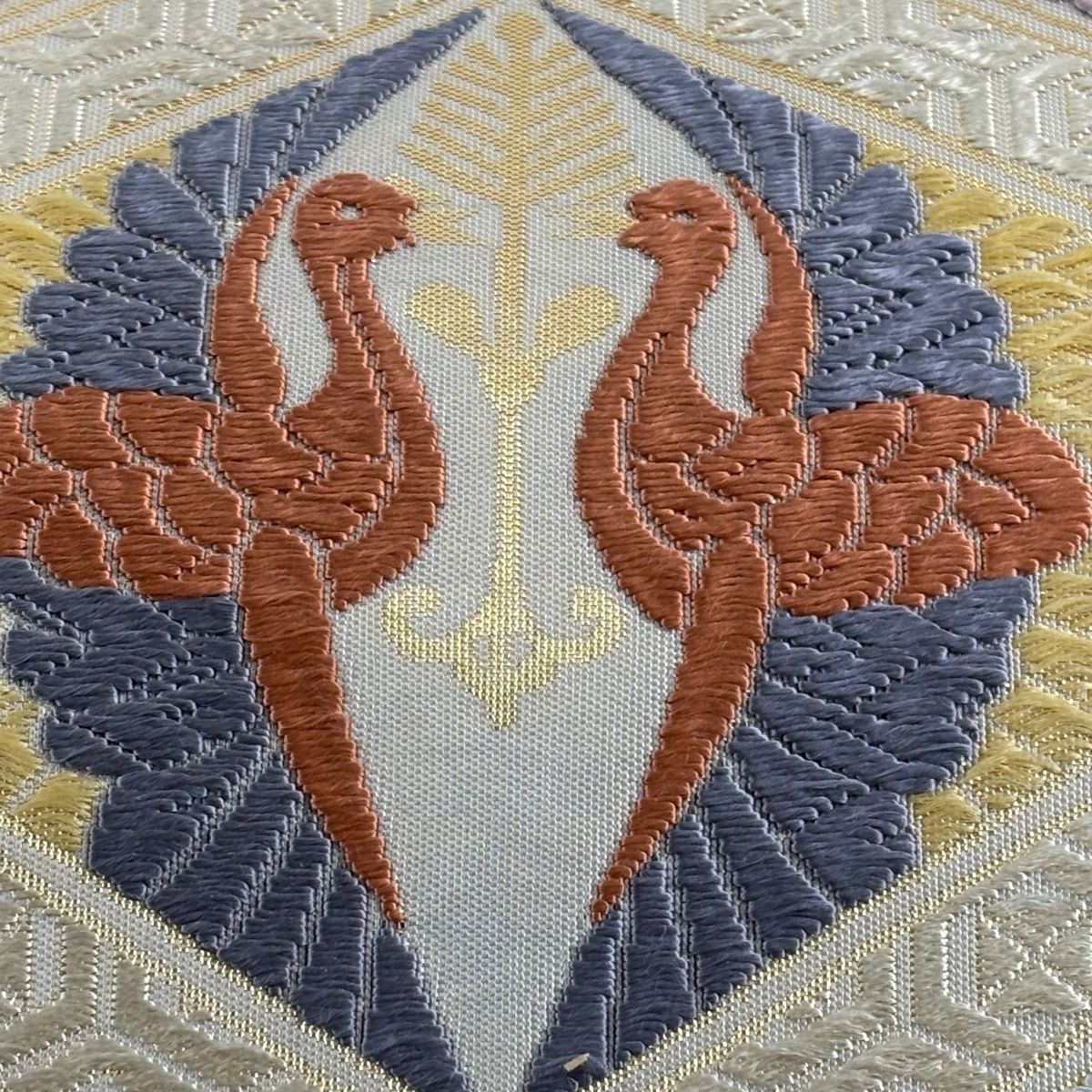 袋帯 関西仕立て 鶴 花唐草 刺繍 箔 クリーム 六通 正絹