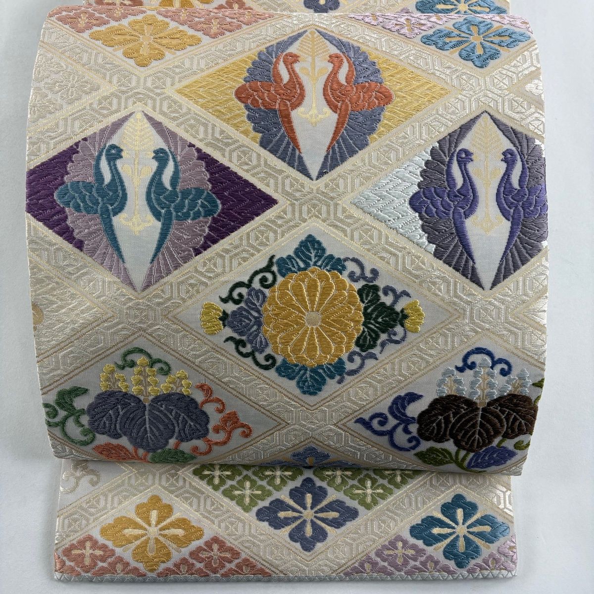 袋帯 関西仕立て 鶴 花唐草 刺繍 箔 クリーム 六通 正絹