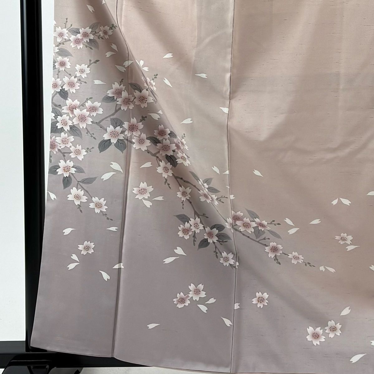 訪問着 身丈163 cm 裄丈65 5 M 袷 牛首紬地 落款 桜 桜の花びら ぼかし ピンクベージュ 正絹