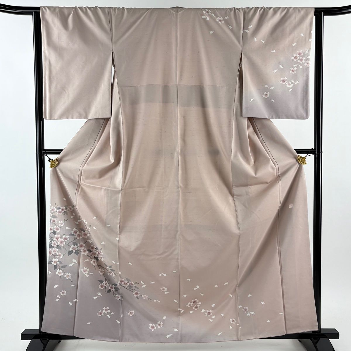 訪問着 身丈163 cm 裄丈65 5 M 袷 牛首紬地 落款 桜 桜の花びら ぼかし ピンクベージュ 正絹