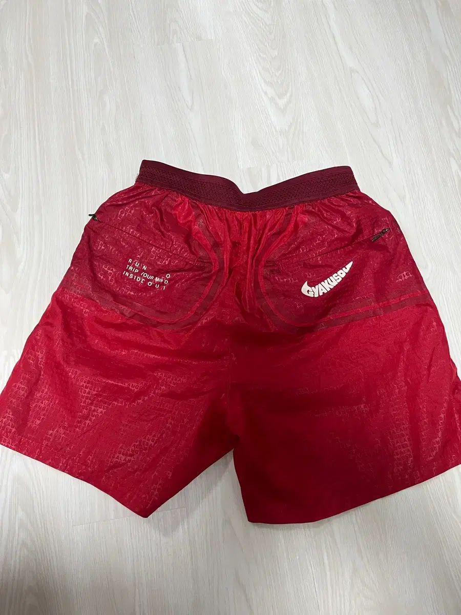 c*m様 GYAKUSOU ナイキ ランニングショーツ レッド/グレー Nike