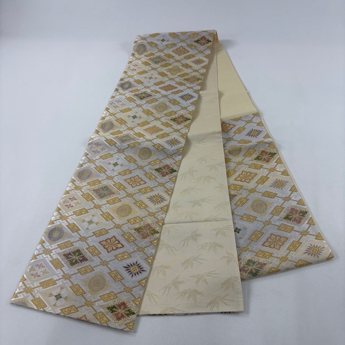 美品】 袋帯 名品 花菱 菊 金糸 箔 ベージュ 六通 正絹 【中古