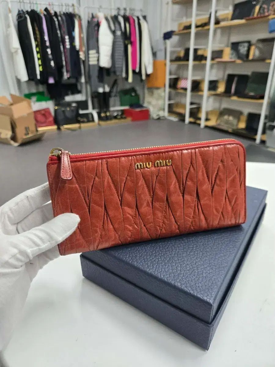 A級コンディション ミュウミュウ マテラッセ 長財布