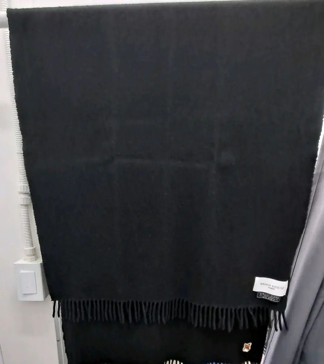 バー​​ジンウール ブラック