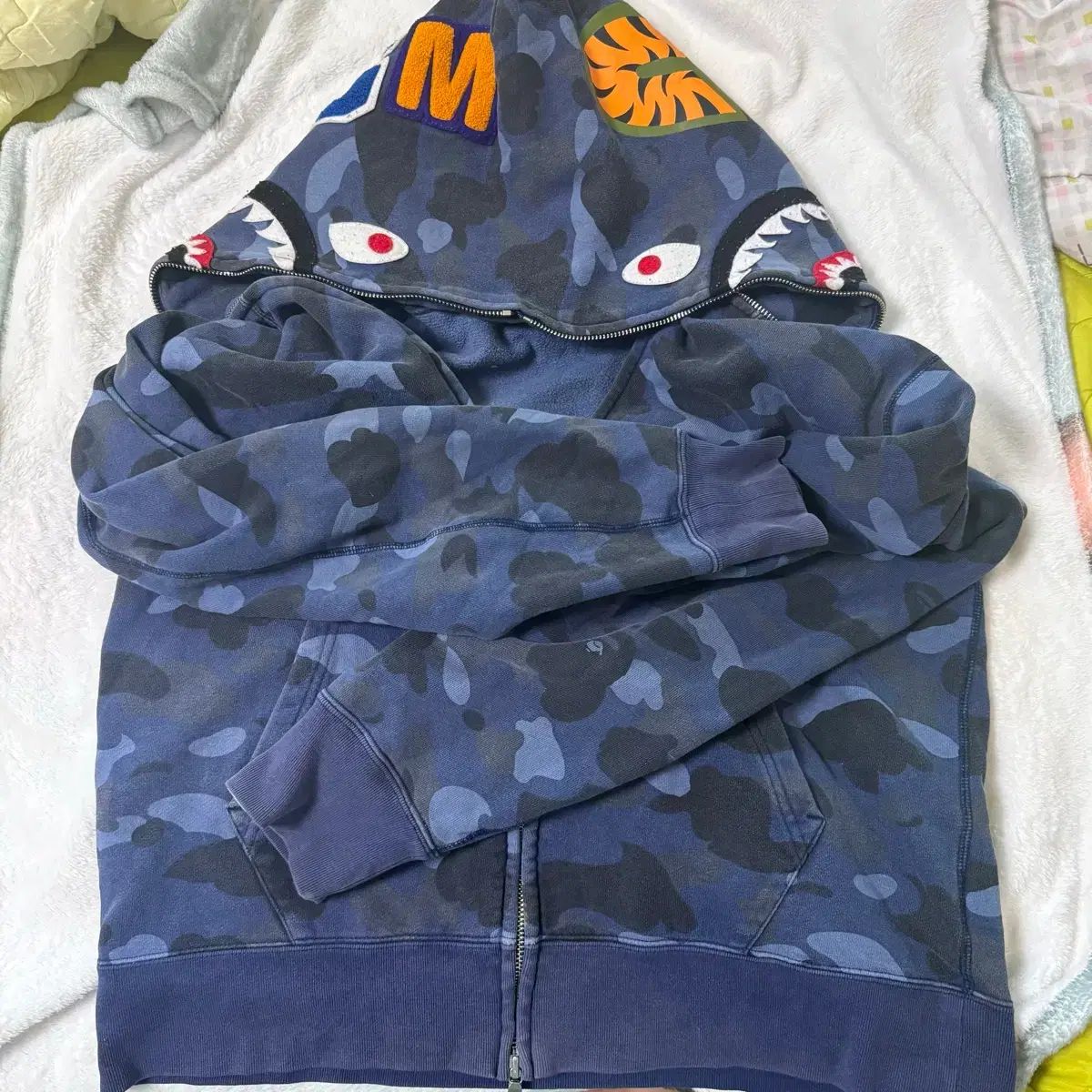 アベイシングエイプ シャークフーデッドジップアップ L デニム Jeonggye ネイビー