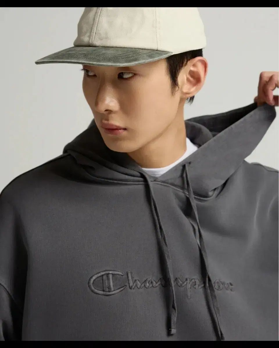 チャンピオン ビックロゴ ピグメント オーバーサイズ フーディー