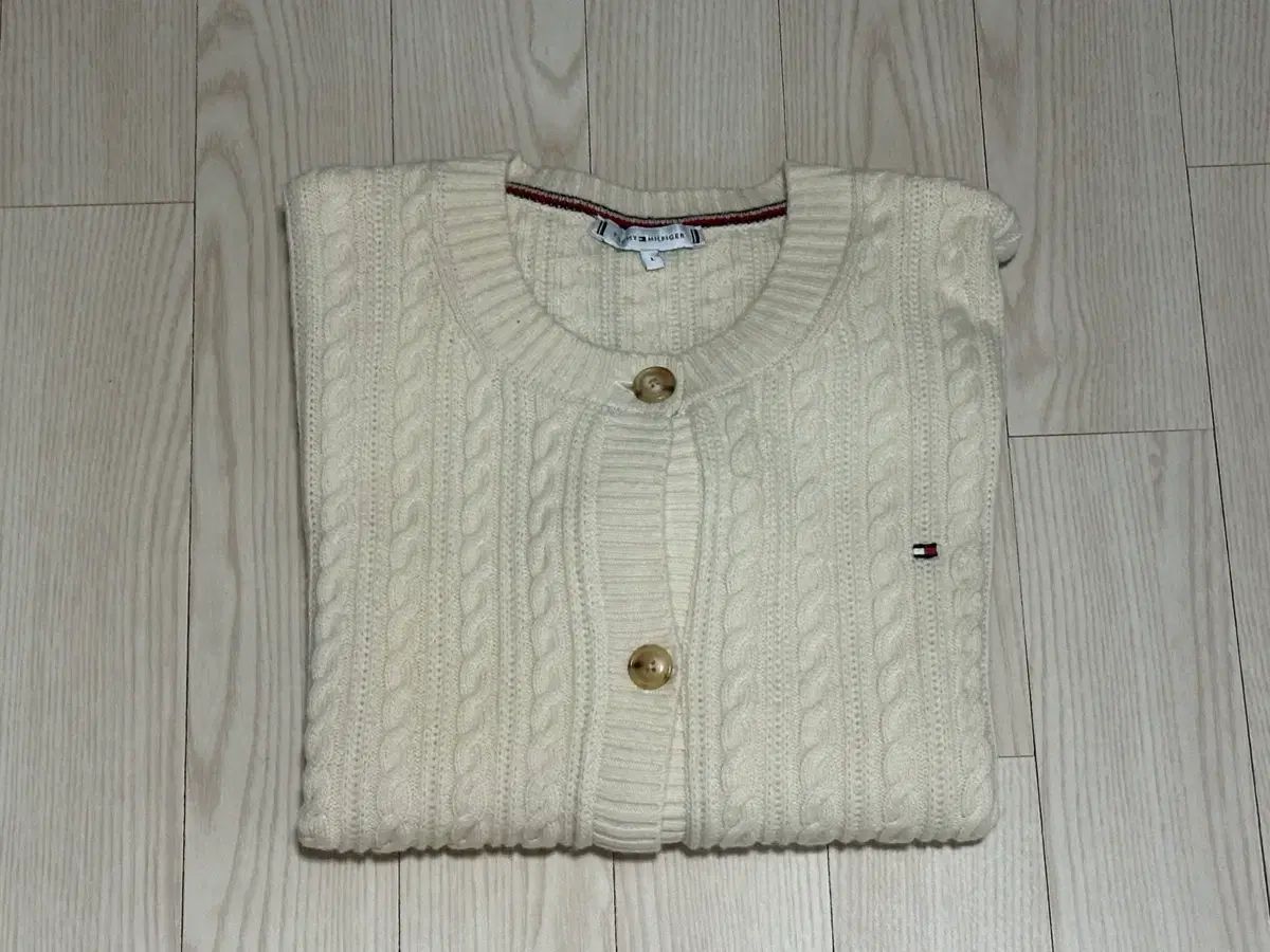 トミーヒルフィガー ケーブル編み カーディガン L 着用X