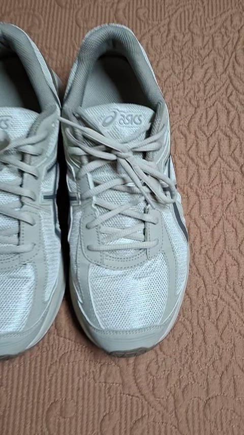 スニーカー スポーツ